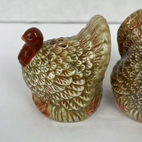 Turkey Salt and Pepper Shaker Set Ceramic Brown Gold Green Thanksgiving Fall - Picture 8 of 9